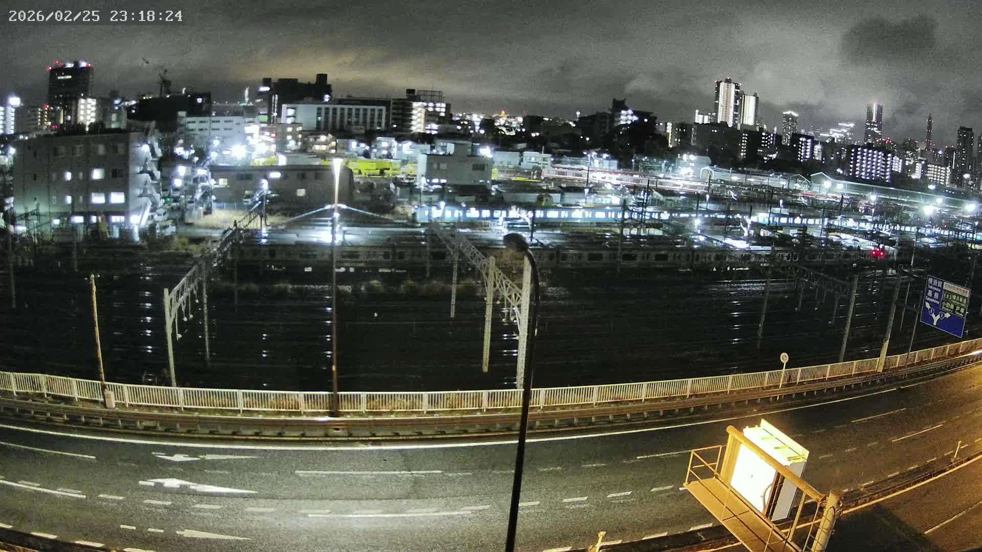 Kanagawa, Yokohama Higashi-Kanagawa Train Vehicle Center & Yokohama Downtown View ( 神奈川・横浜 東神奈川車両センター＆横浜ダウンタウンビュ ) Live Cam -  Tatemachi, Kanagawa-ku, Yokohama, Kanagawa, Kanto, Honshu, Japan