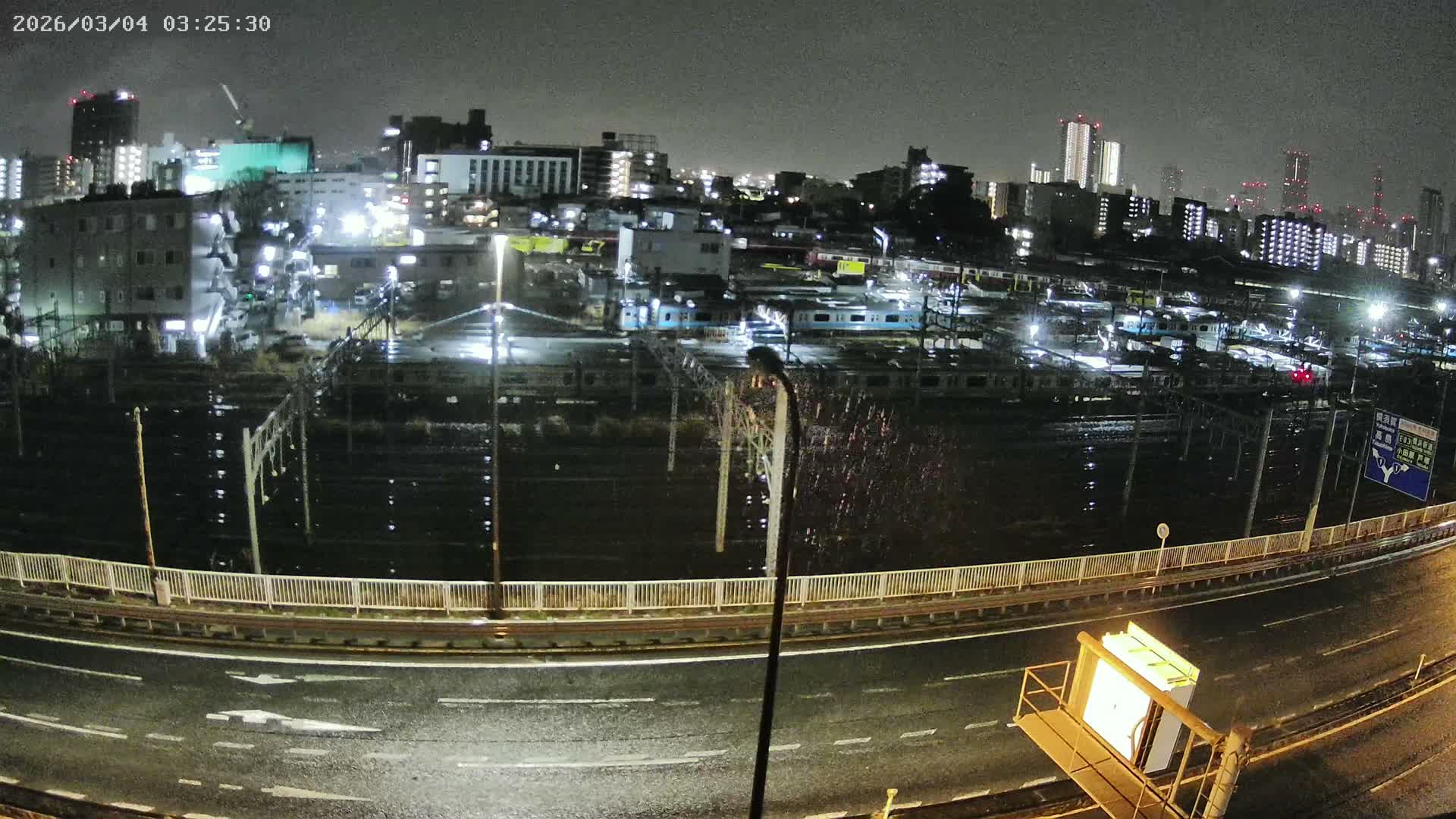Kanagawa, Yokohama Higashi-Kanagawa Train Vehicle Center & Yokohama Downtown View ( 神奈川・横浜 東神奈川車両センター＆横浜ダウンタウンビュ ) Live Cam -  Tatemachi, Kanagawa-ku, Yokohama, Kanagawa, Kanto, Honshu, Japan