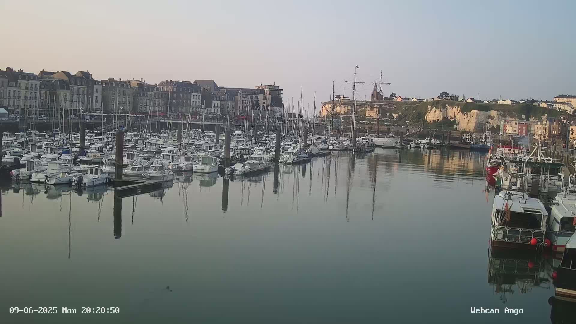 Dieppe, Port de Plaisance Marine Live Cam - Dieppe, Seine-Maritime, Normandie, France