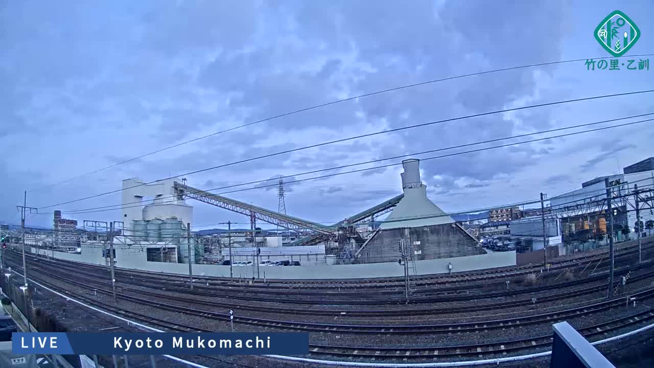 Kyoto, Muko ,JR Kyoto-Mukomashi Railway Crossing & Kuzenakakuzecho, Minami Industrial Zone ( 京都府・向日市・JR京都向日市鉄道道路・久前仲世町・南工業地帯 ) Live Cam  - Uryu, Teradocho, Muko, Kyoto, Kyōto, Kansai, Japan