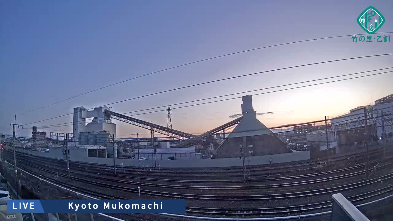 Kyoto, Muko ,JR Kyoto-Mukomashi Railway Crossing & Kuzenakakuzecho, Minami Industrial Zone ( 京都府・向日市・JR京都向日市鉄道道路・久前仲世町・南工業地帯 ) Live Cam  - Uryu, Teradocho, Muko, Kyoto, Kyōto, Kansai, Japan