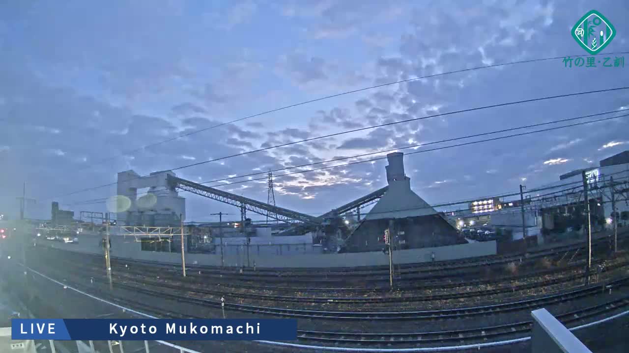 Kyoto, Muko ,JR Kyoto-Mukomashi Railway Crossing & Kuzenakakuzecho, Minami Industrial Zone ( 京都府・向日市・JR京都向日市鉄道道路・久前仲世町・南工業地帯 ) Live Cam  - Uryu, Teradocho, Muko, Kyoto, Kyōto, Kansai, Japan