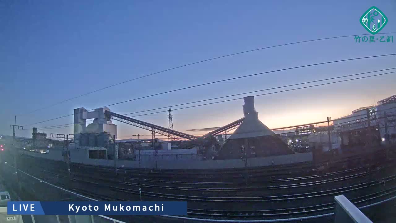 Kyoto, Muko ,JR Kyoto-Mukomashi Railway Crossing & Kuzenakakuzecho, Minami Industrial Zone ( 京都府・向日市・JR京都向日市鉄道道路・久前仲世町・南工業地帯 ) Live Cam  - Uryu, Teradocho, Muko, Kyoto, Kyōto, Kansai, Japan