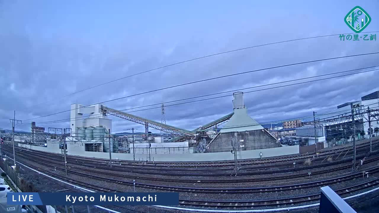 Kyoto, Muko ,JR Kyoto-Mukomashi Railway Crossing & Kuzenakakuzecho, Minami Industrial Zone ( 京都府・向日市・JR京都向日市鉄道道路・久前仲世町・南工業地帯 ) Live Cam  - Uryu, Teradocho, Muko, Kyoto, Kyōto, Kansai, Japan
