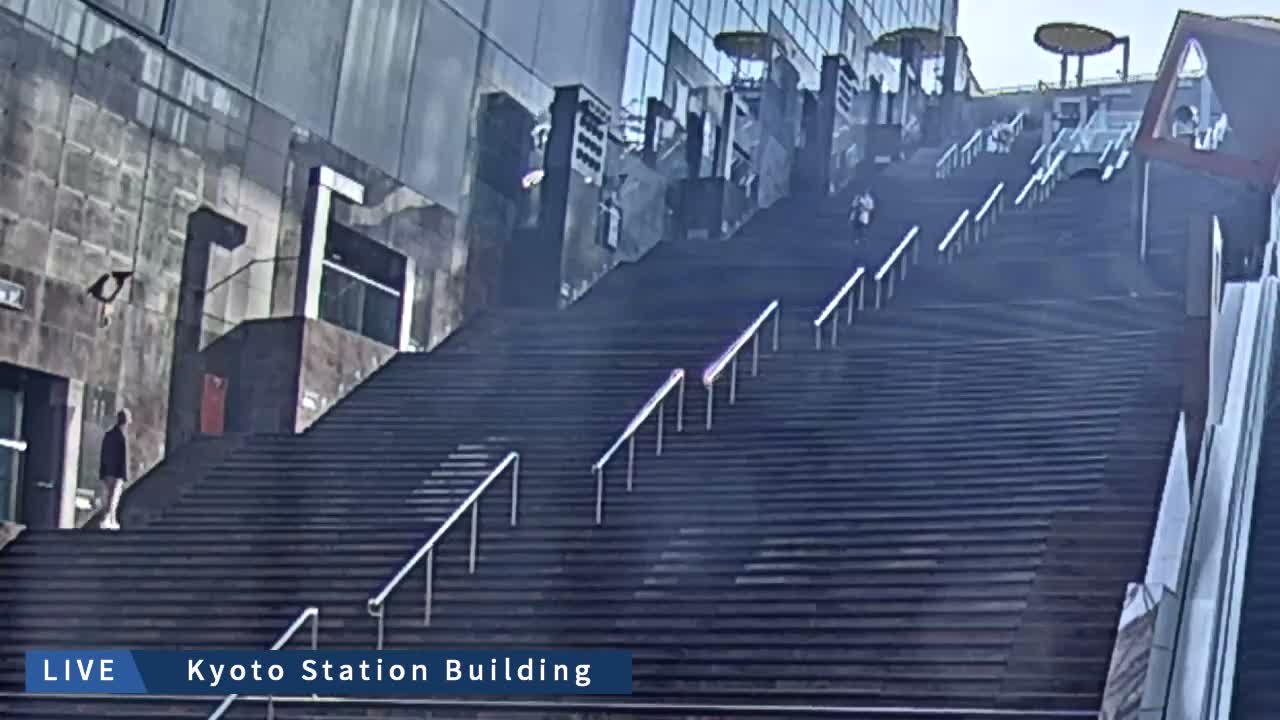 Kyoto Station Grand Staircase ( 京都駅大階段 ) Live Cam - Higashishiokoji Kamadonocho, Shimogyo, Kyoto, Kyōto, Kansai, Japan