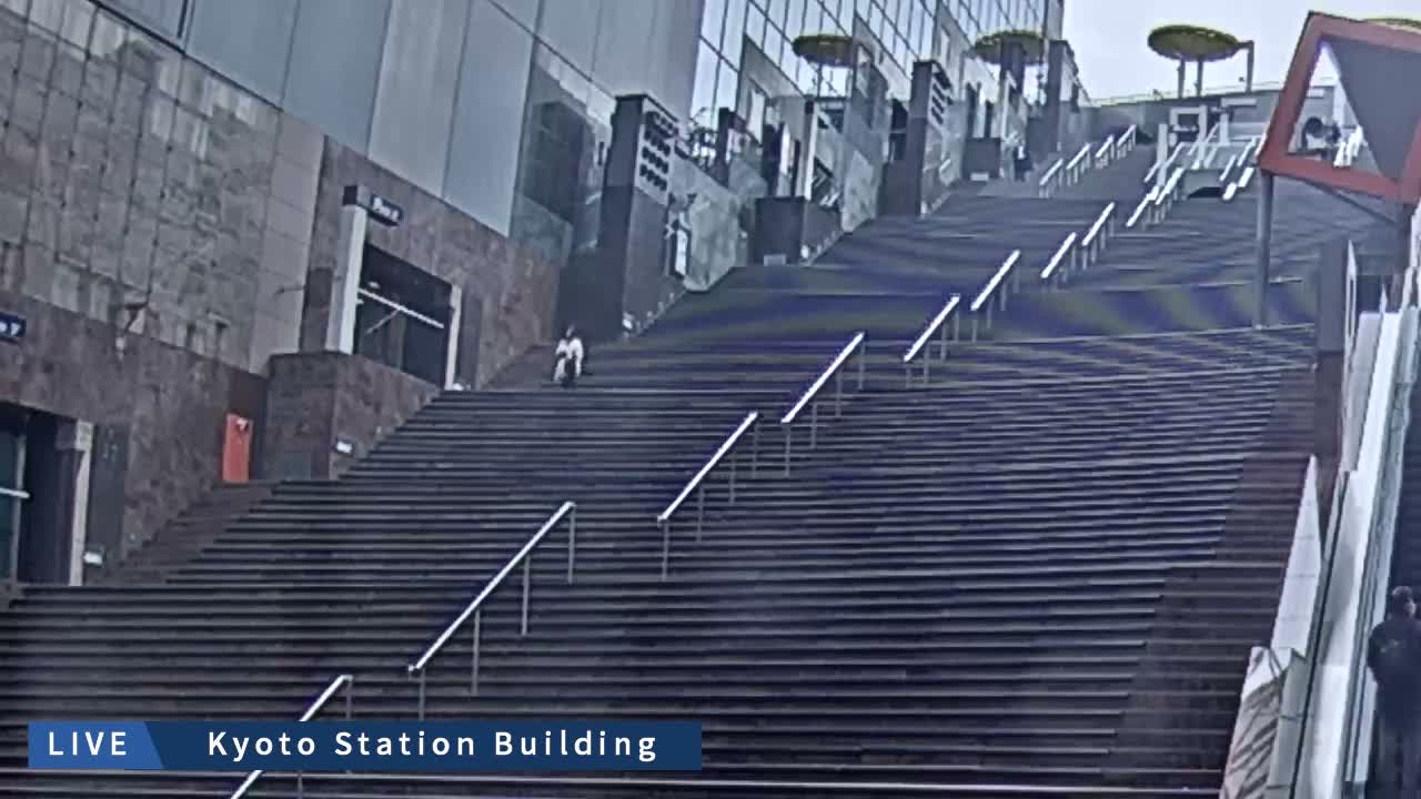 Kyoto Station Grand Staircase ( 京都駅大階段 ) Live Cam - Higashishiokoji Kamadonocho, Shimogyo, Kyoto, Kyōto, Kansai, Japan