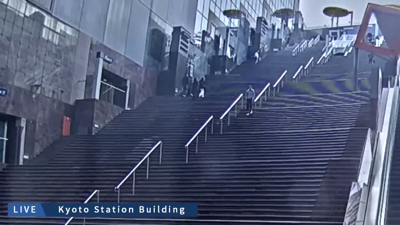 Kyoto Station Grand Staircase ( 京都駅大階段 ) Live Cam - Higashishiokoji Kamadonocho, Shimogyo, Kyoto, Kyōto, Kansai, Japan