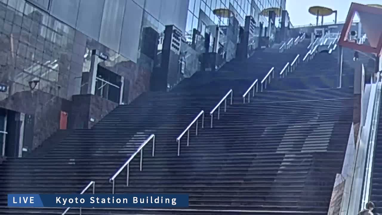 Kyoto Station Grand Staircase ( 京都駅大階段 ) Live Cam - Higashishiokoji Kamadonocho, Shimogyo, Kyoto, Kyōto, Kansai, Japan