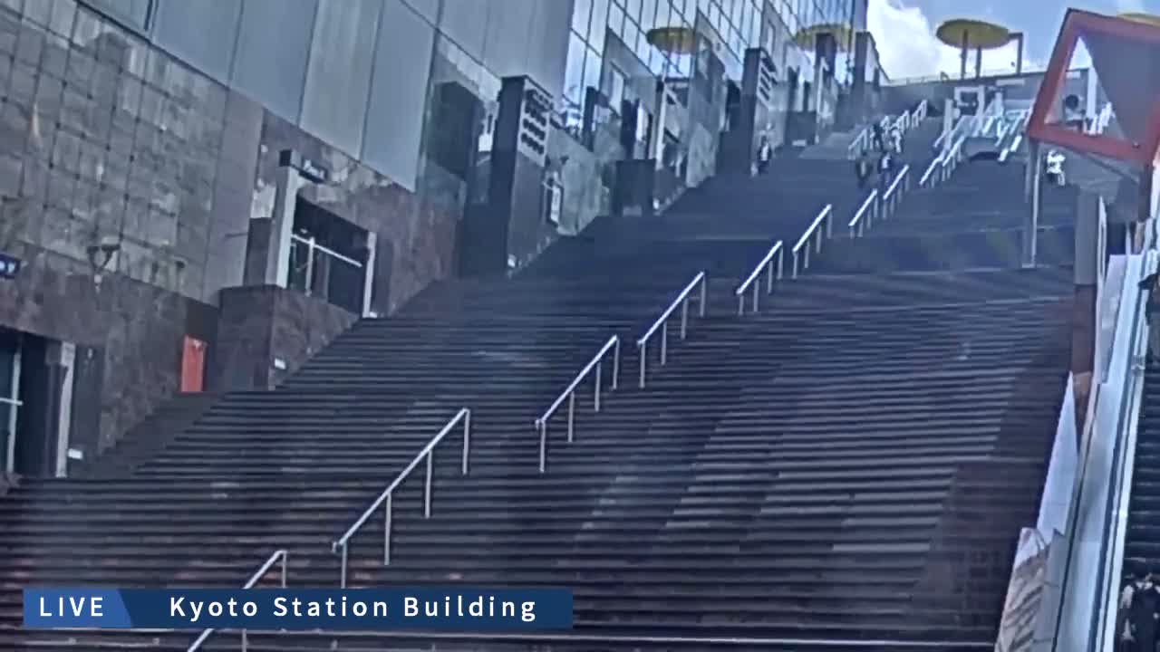 Kyoto Station Grand Staircase ( 京都駅大階段 ) Live Cam - Higashishiokoji Kamadonocho, Shimogyo, Kyoto, Kyōto, Kansai, Japan