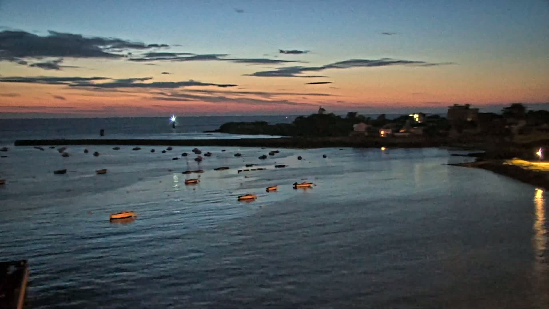 Roscoff City Port & Beach Live Cam - Morlaix, Finistère, Bretagne, France
