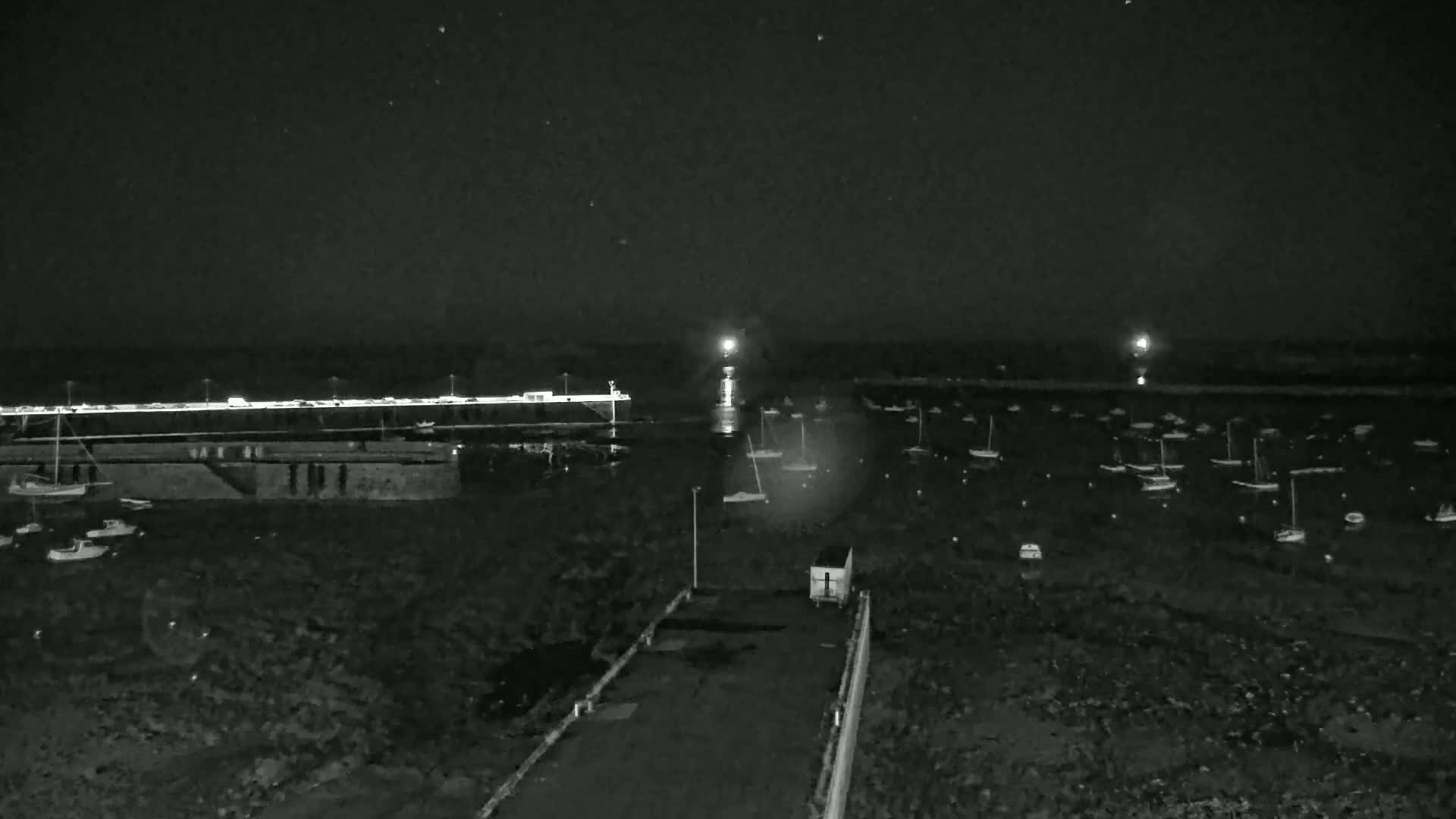 Roscoff City Port & Beach Live Cam - Morlaix, Finistère, Bretagne, France