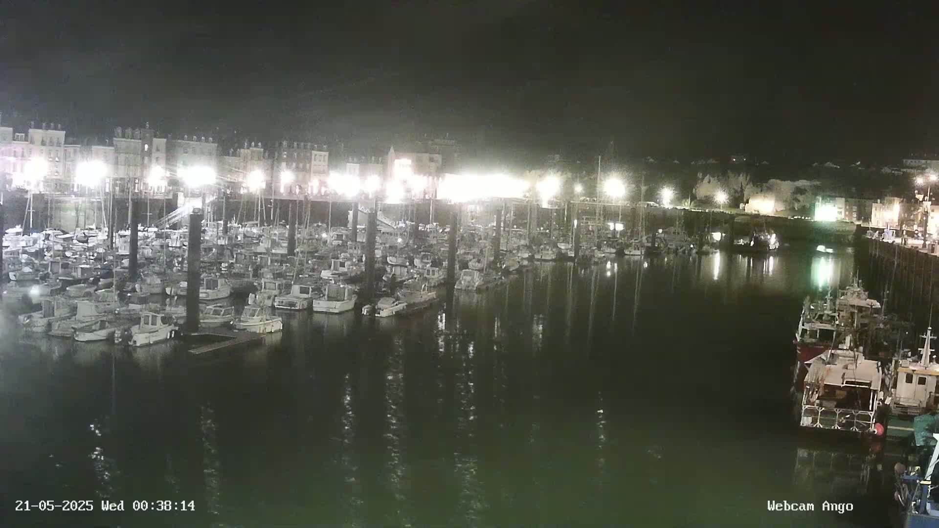 Roscoff City Port & Beach Live Cam - Morlaix, Finistère, Bretagne, France