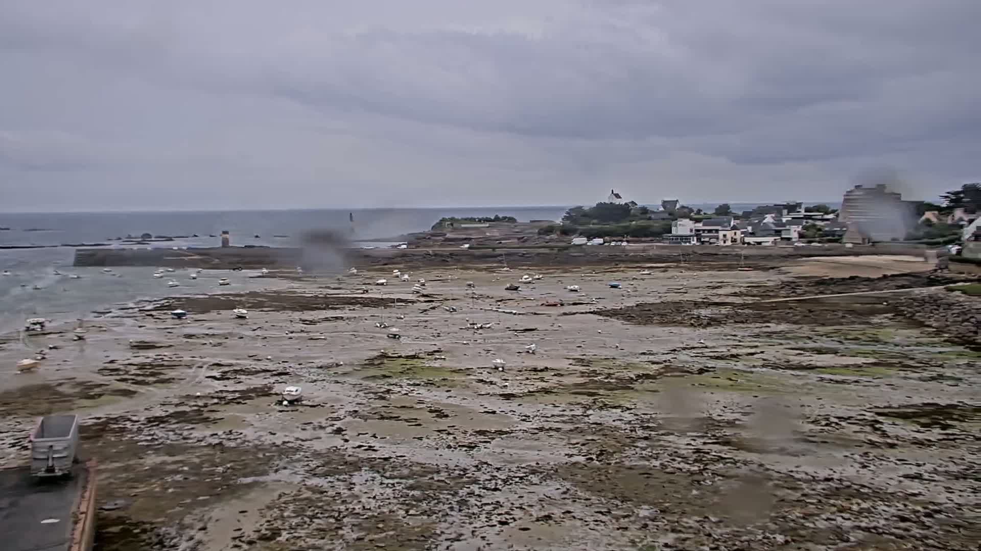 Roscoff City Port & Beach Live Cam - Morlaix, Finistère, Bretagne, France