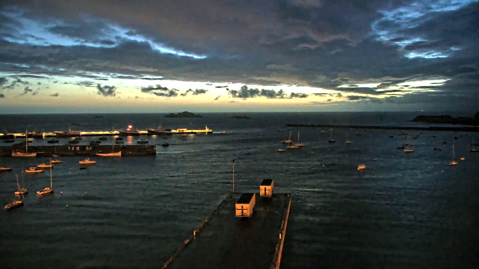 Roscoff City Port & Beach Live Cam - Morlaix, Finistère, Bretagne, France
