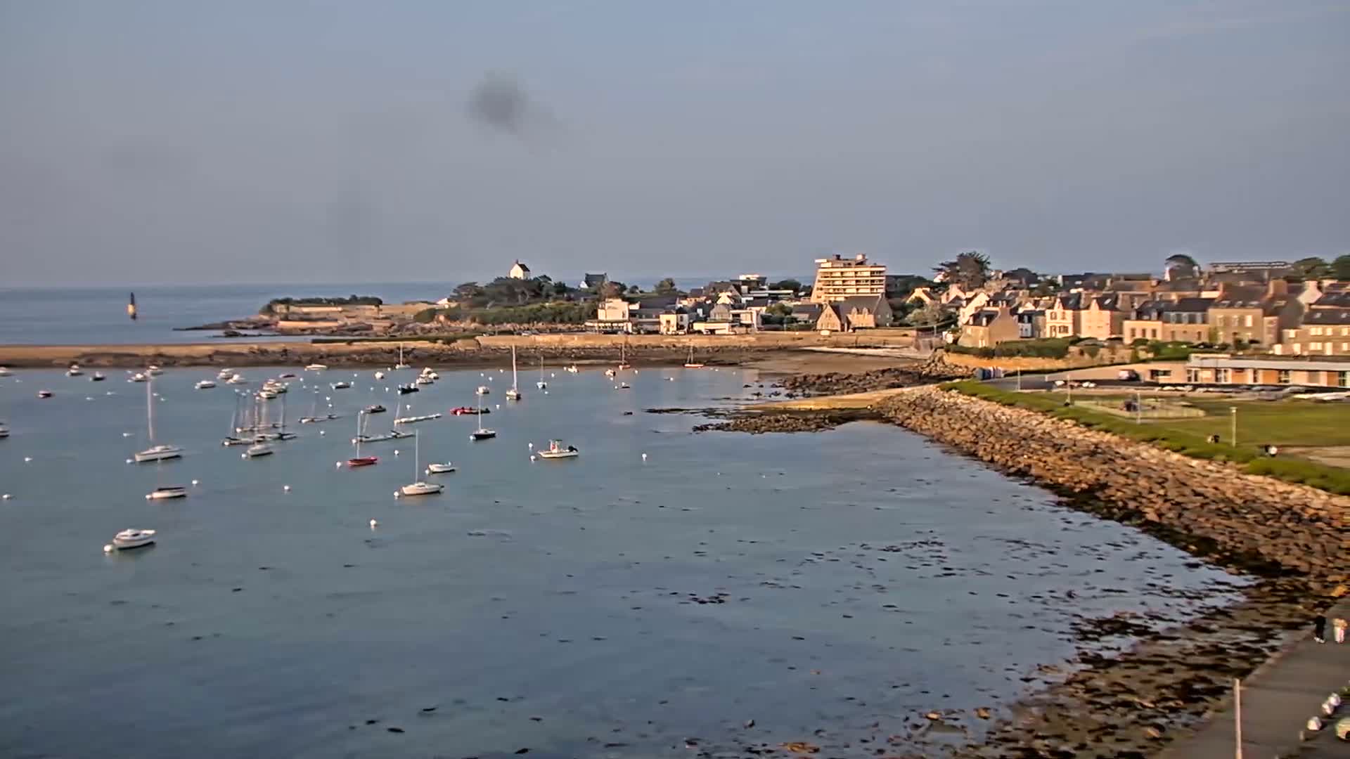 Roscoff City Port & Beach Live Cam - Morlaix, Finistère, Bretagne, France