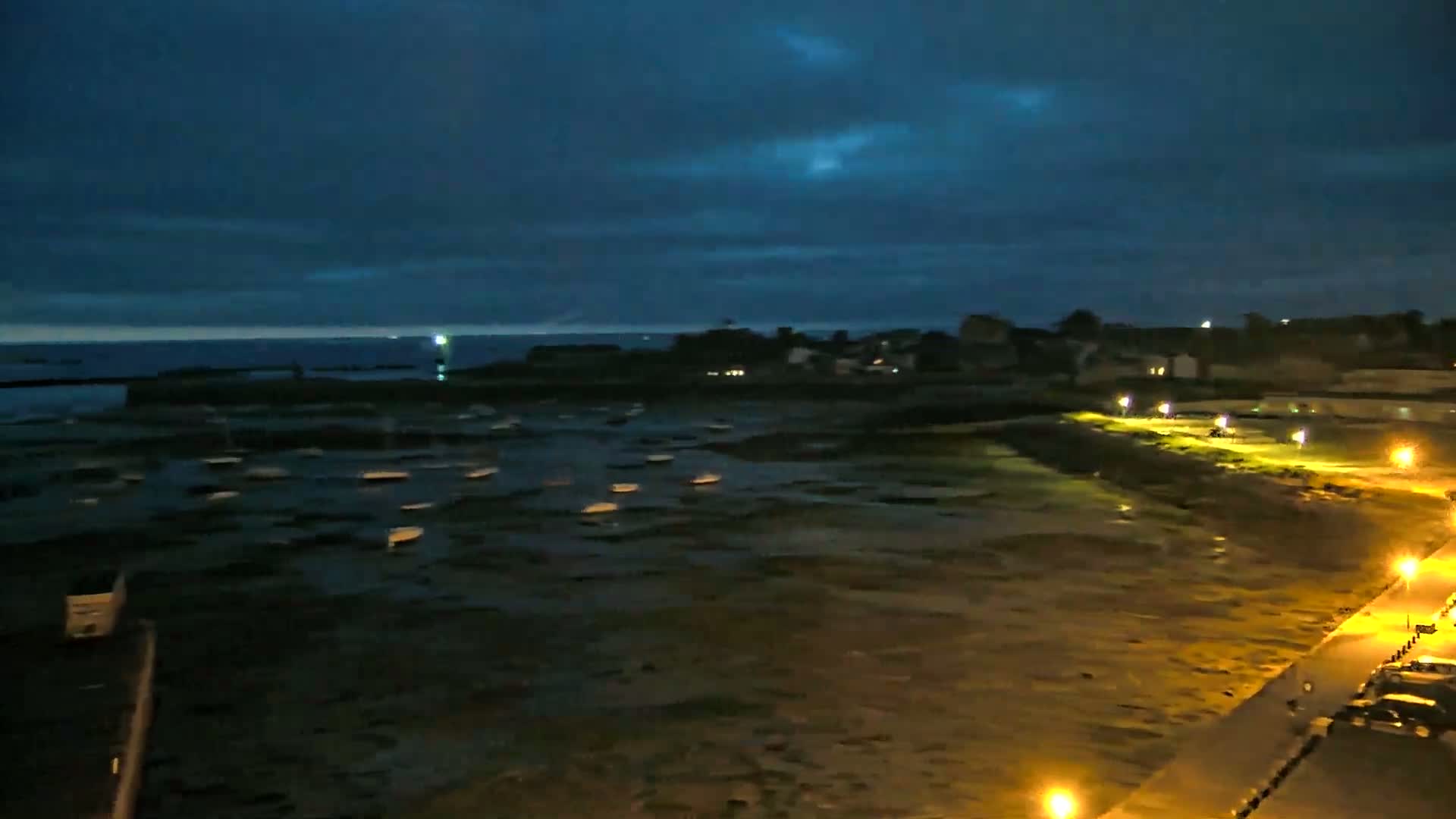 Roscoff City Port & Beach Live Cam - Morlaix, Finistère, Bretagne, France
