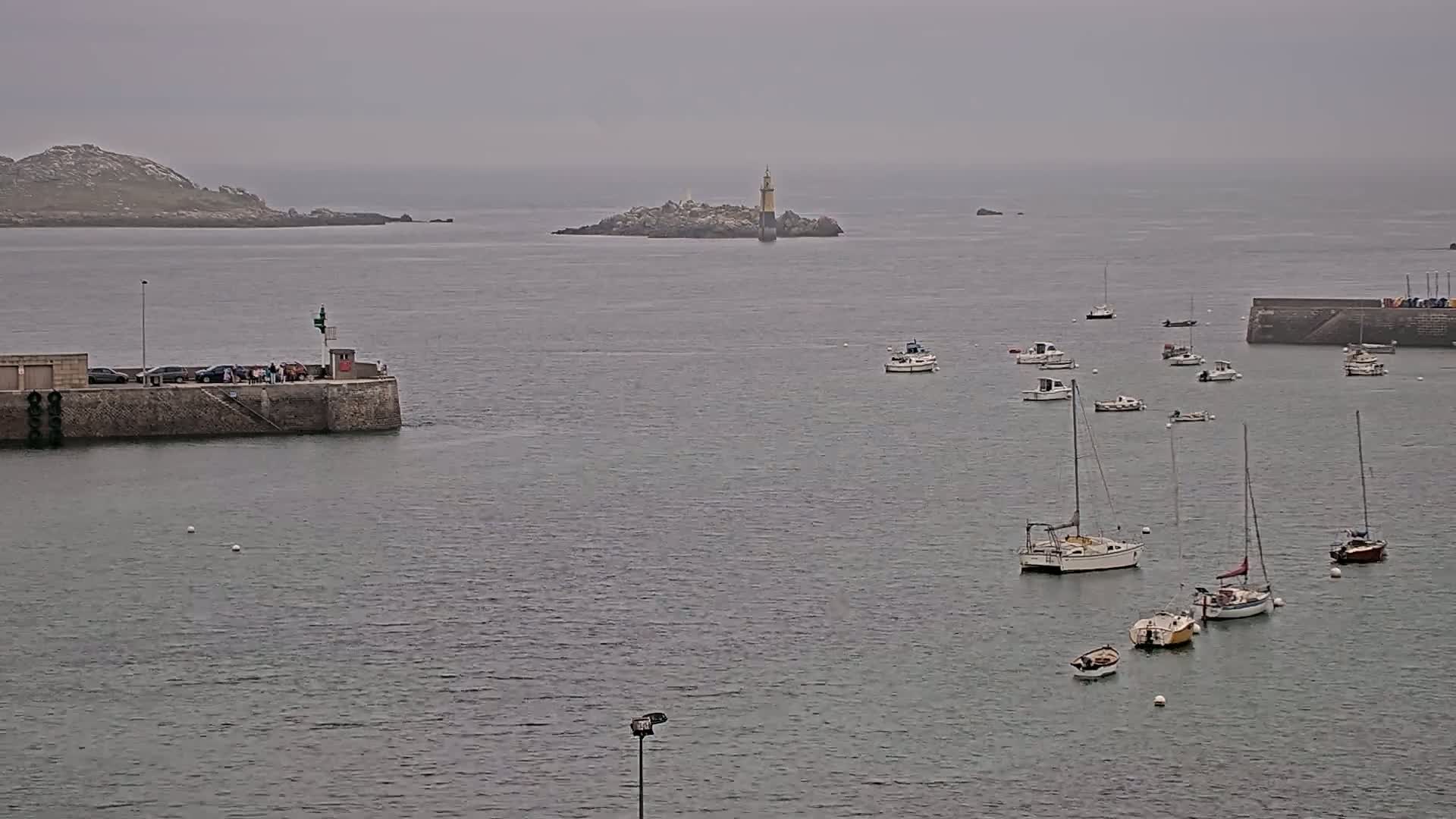 Roscoff City Port & Beach Live Cam - Morlaix, Finistère, Bretagne, France