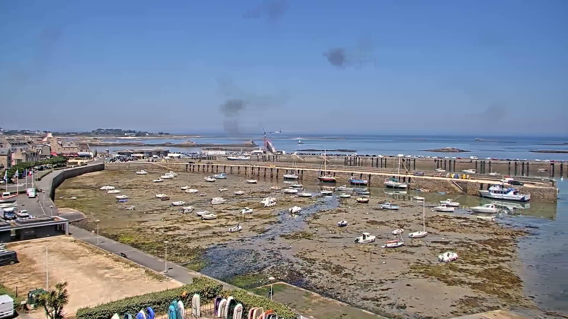 Roscoff City Port & Beach Live Cam - Morlaix, Finistère, Bretagne, France