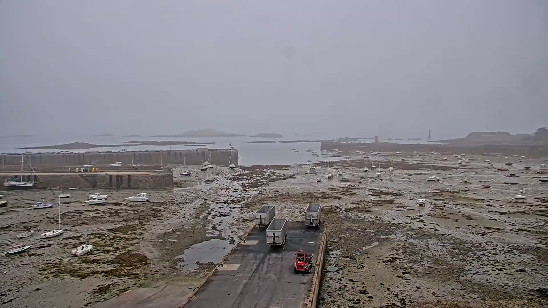 Roscoff City Port & Beach Live Cam - Morlaix, Finistère, Bretagne, France