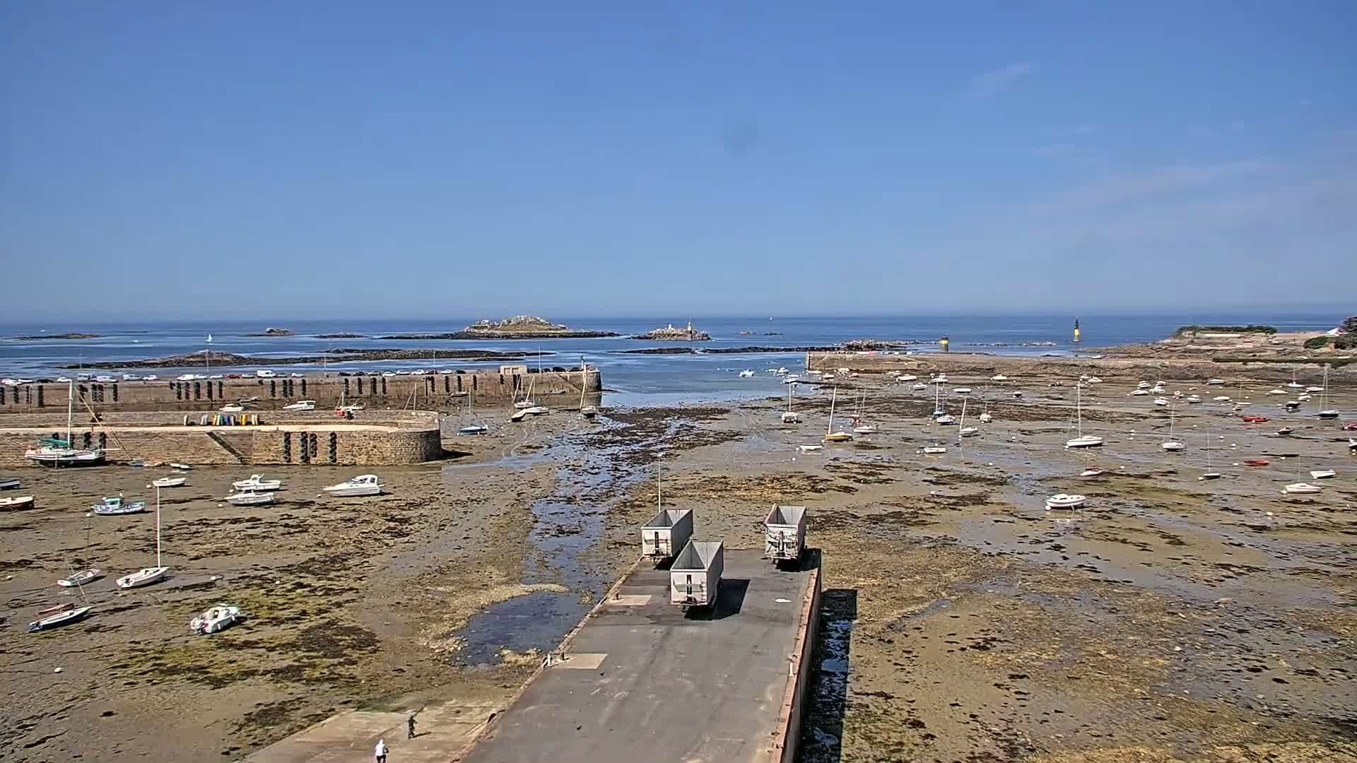 Roscoff City Port & Beach Live Cam - Morlaix, Finistère, Bretagne, France