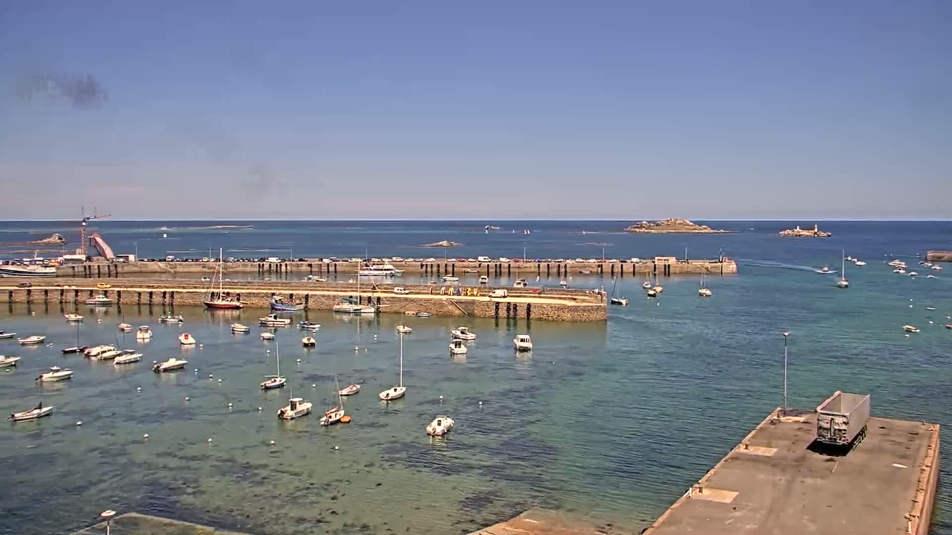 Roscoff City Port & Beach Live Cam - Morlaix, Finistère, Bretagne, France