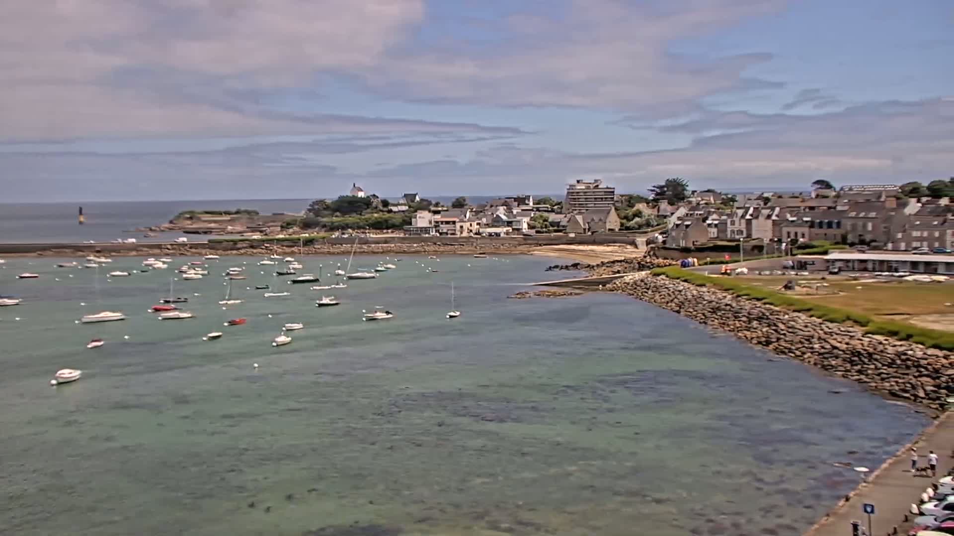 Roscoff City Port & Beach Live Cam - Morlaix, Finistère, Bretagne, France