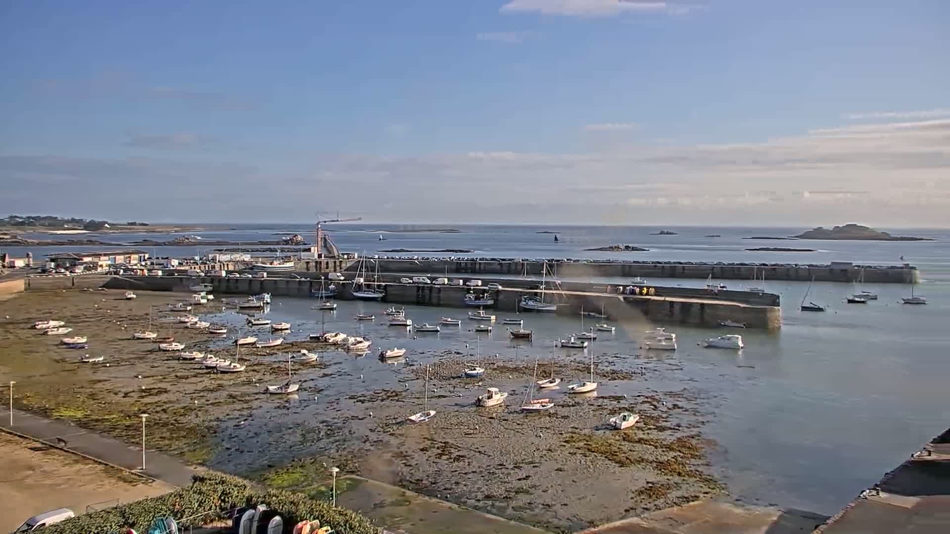 Roscoff City Port & Beach Live Cam - Morlaix, Finistère, Bretagne, France