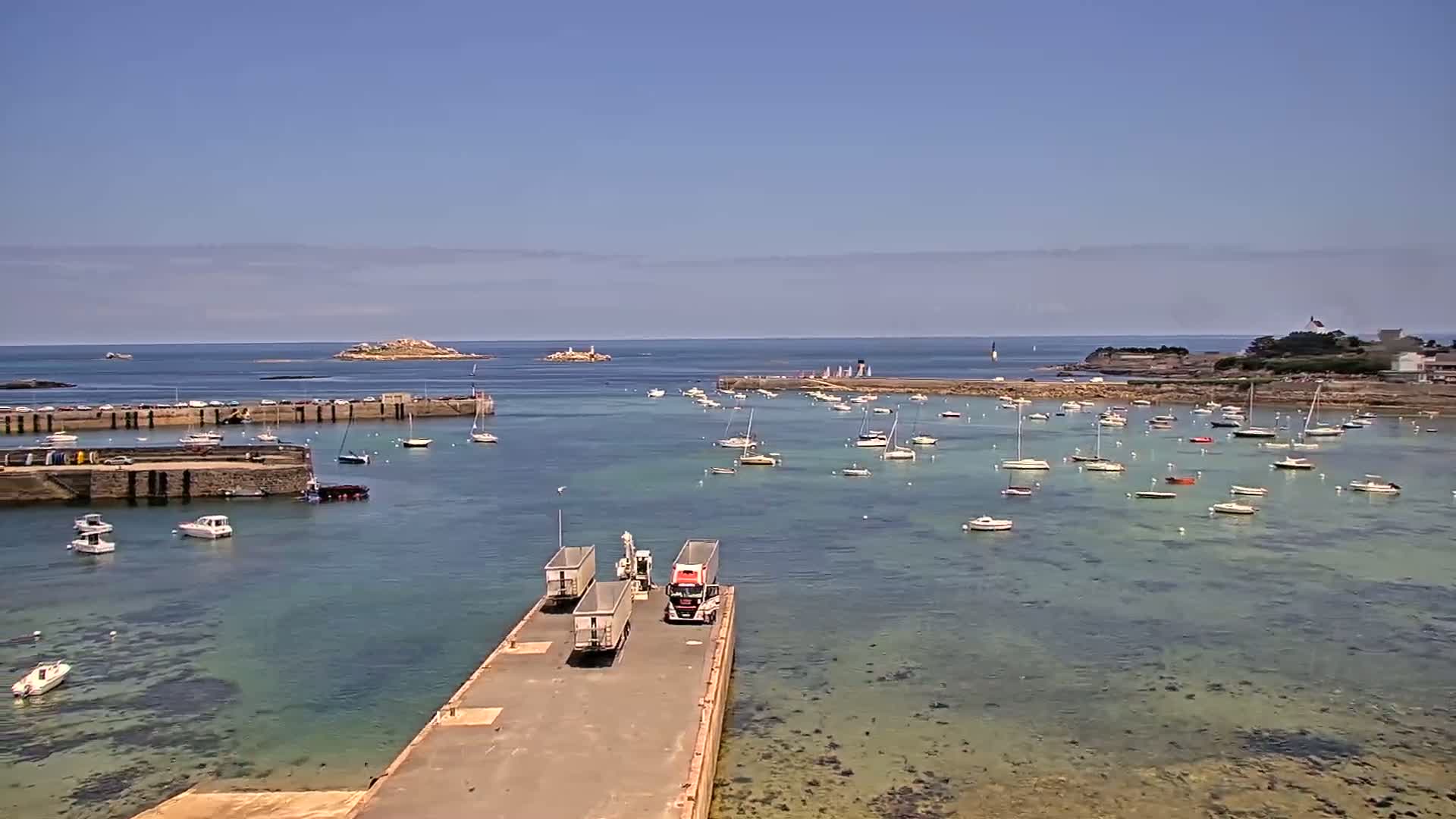 Roscoff City Port & Beach Live Cam - Morlaix, Finistère, Bretagne, France