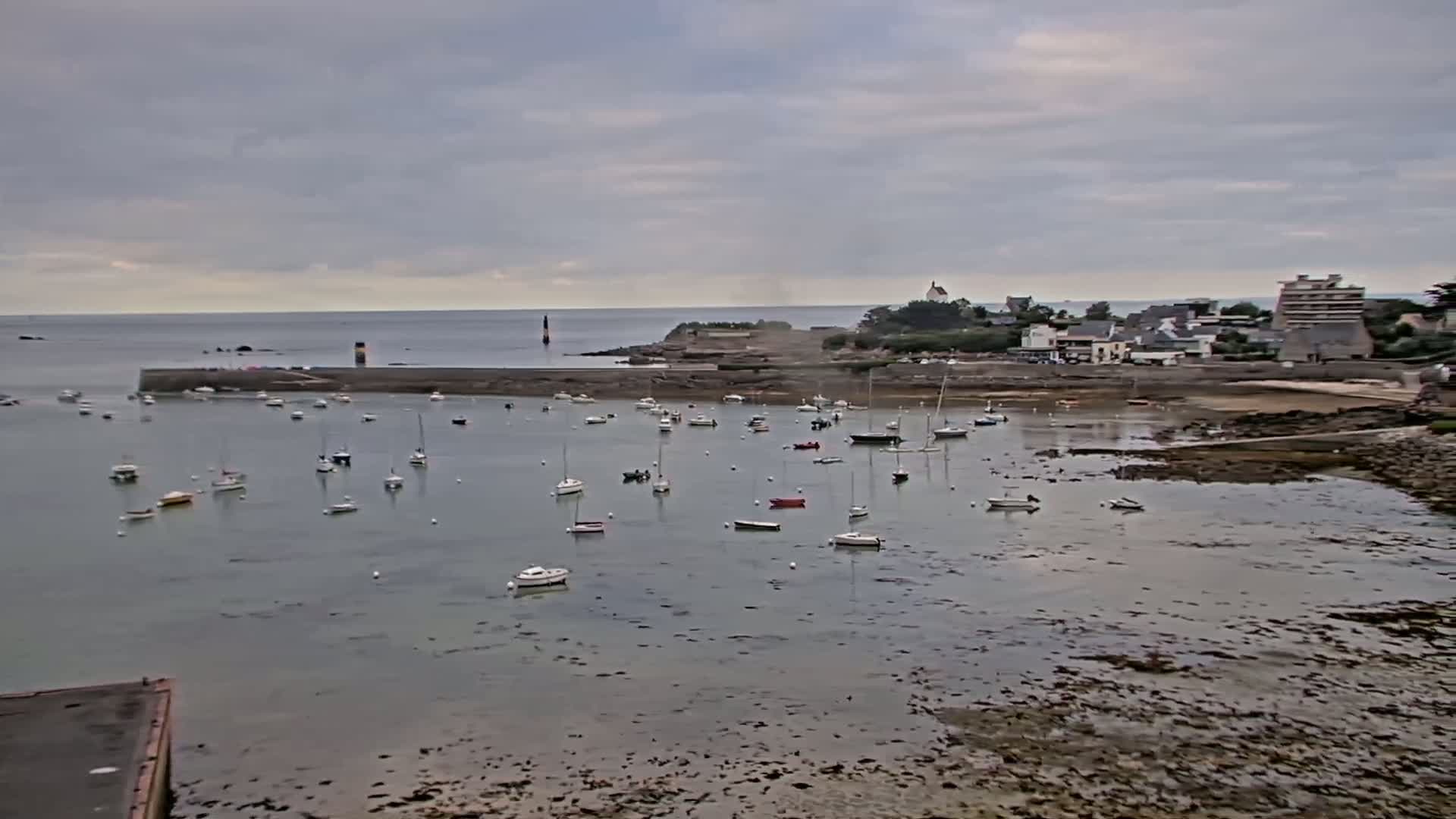 Roscoff City Port & Beach Live Cam - Morlaix, Finistère, Bretagne, France