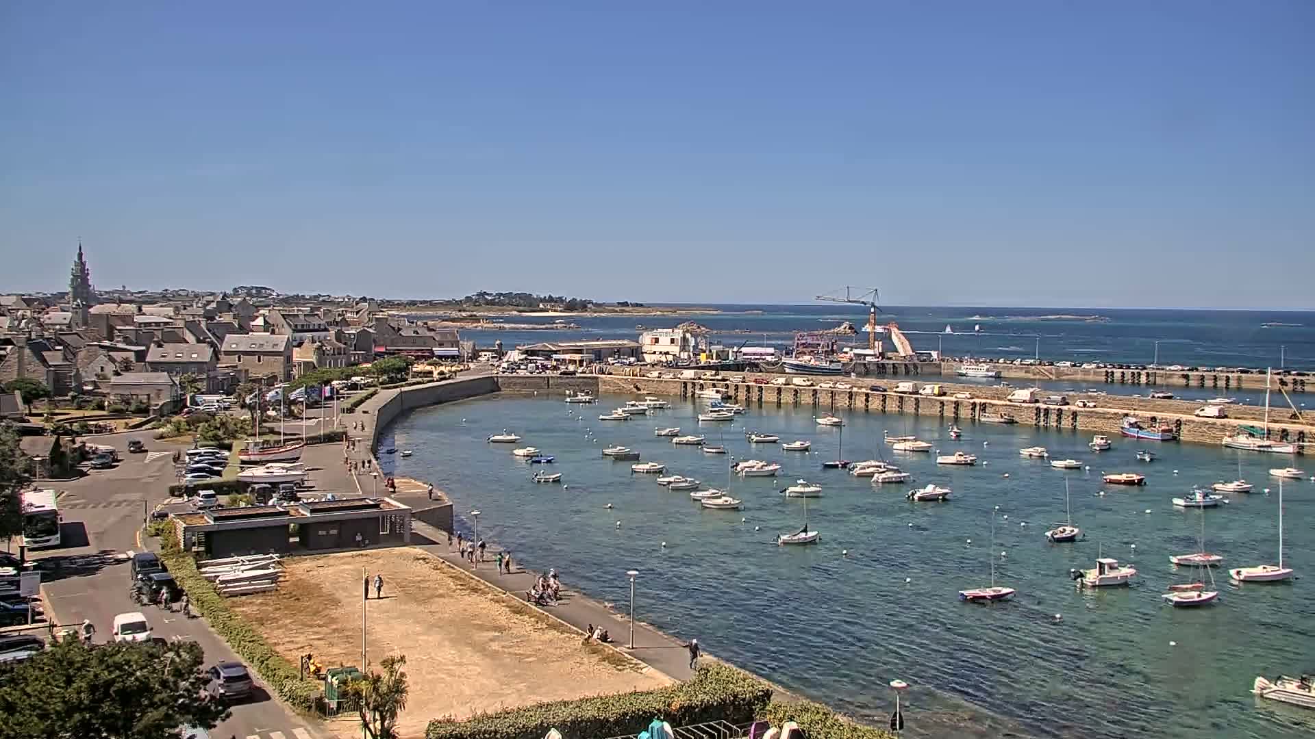 Roscoff City Port & Beach Live Cam - Morlaix, Finistère, Bretagne, France