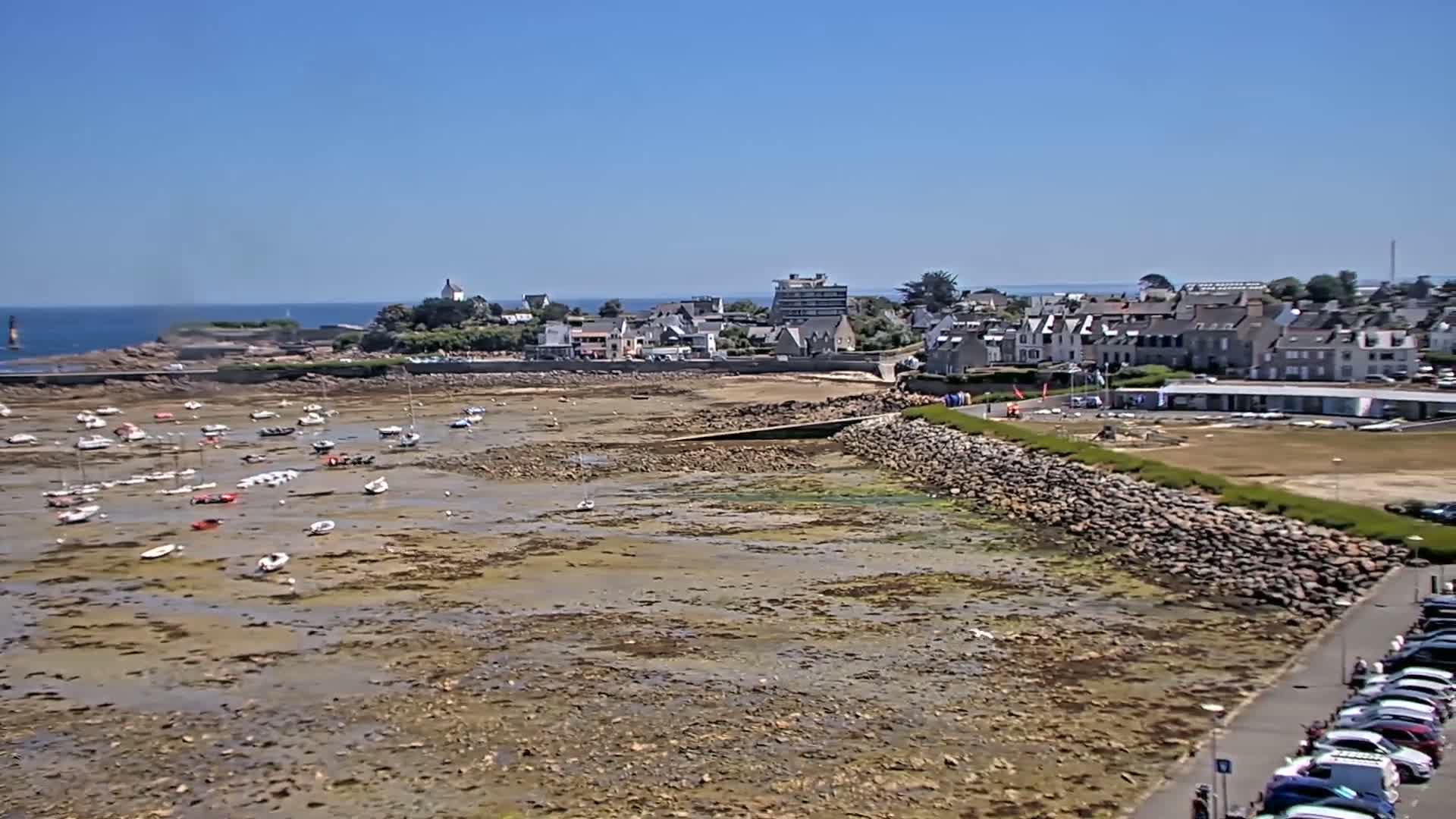 Roscoff City Port & Beach Live Cam - Morlaix, Finistère, Bretagne, France