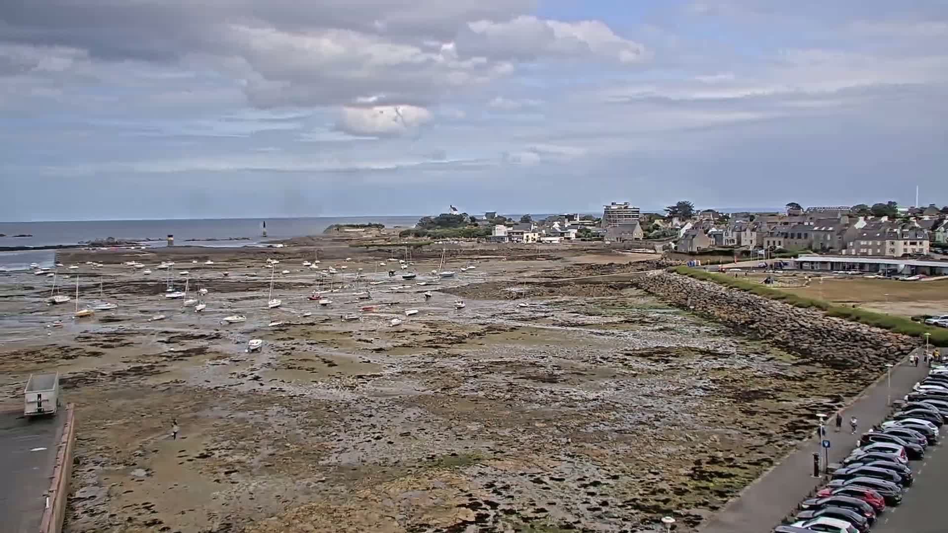 Roscoff City Port & Beach Live Cam - Morlaix, Finistère, Bretagne, France