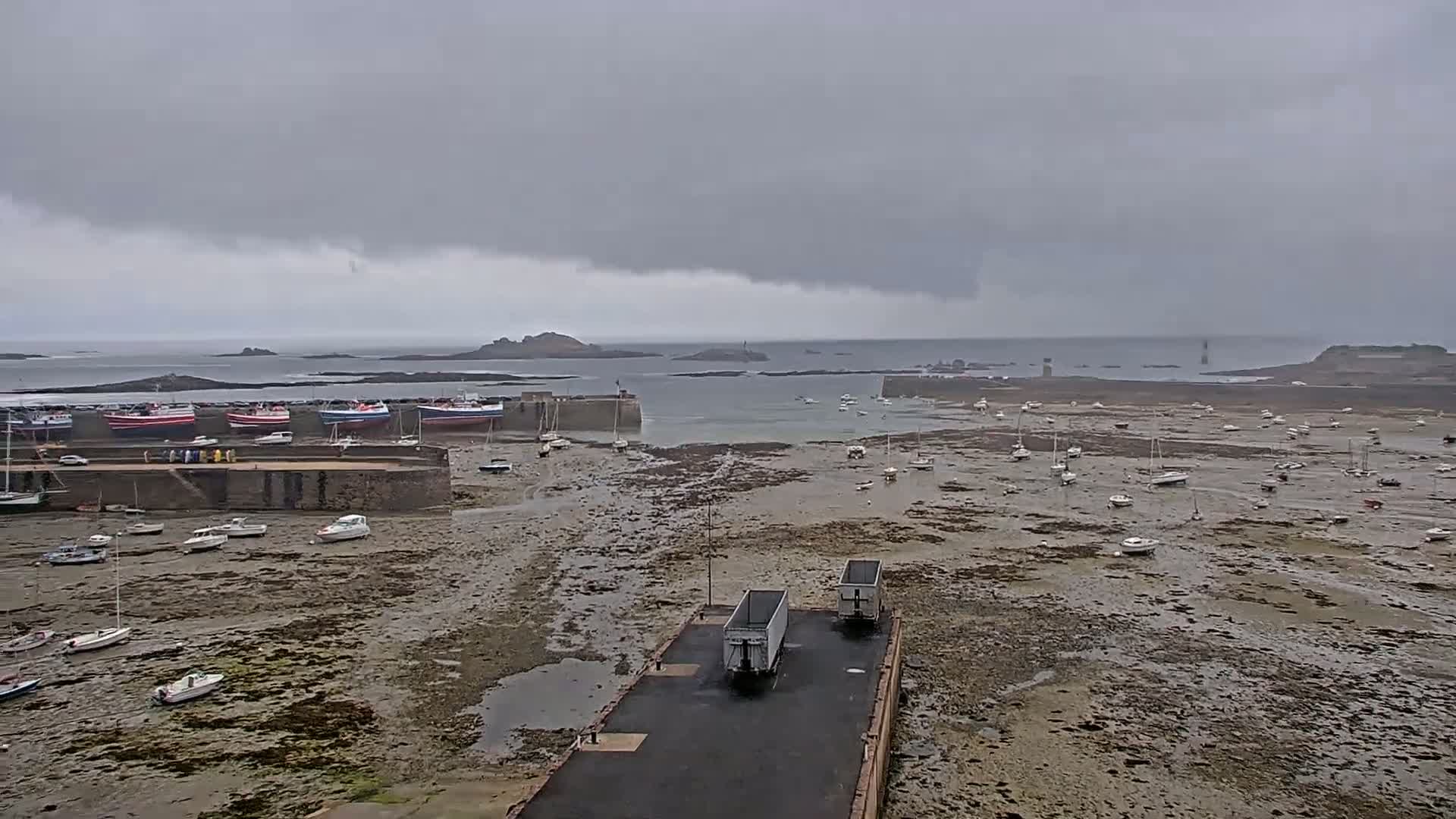 Roscoff City Port & Beach Live Cam - Morlaix, Finistère, Bretagne, France