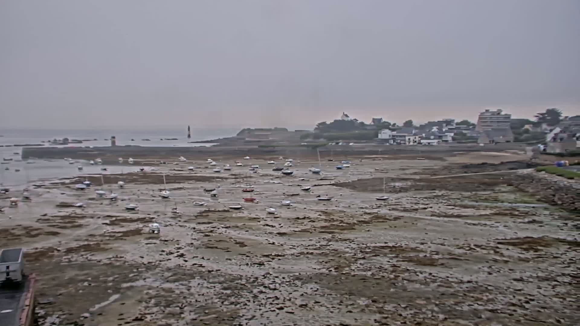 Roscoff City Port & Beach Live Cam - Morlaix, Finistère, Bretagne, France