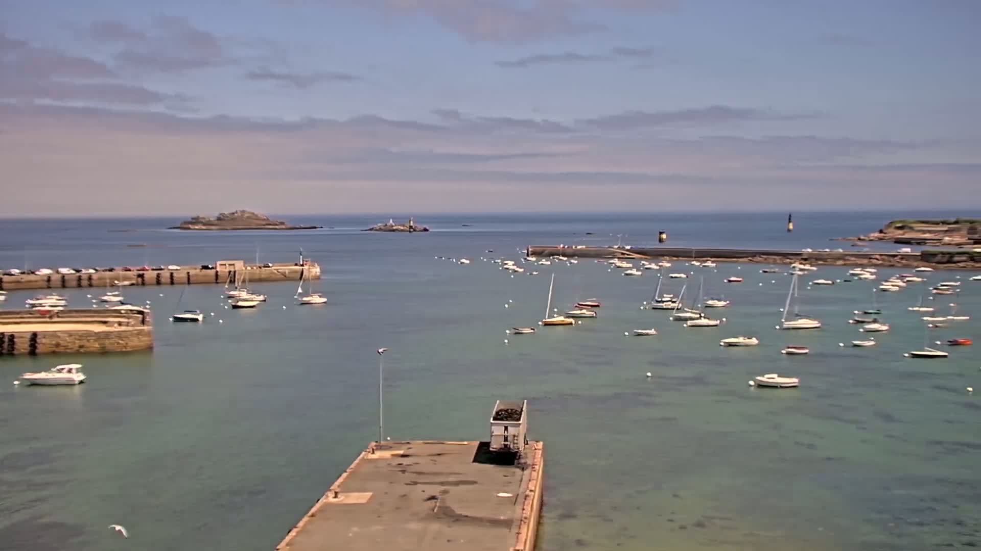 Roscoff City Port & Beach Live Cam - Morlaix, Finistère, Bretagne, France