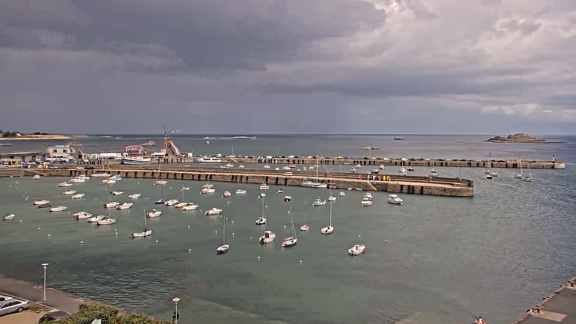 Roscoff City Port & Beach Live Cam - Morlaix, Finistère, Bretagne, France