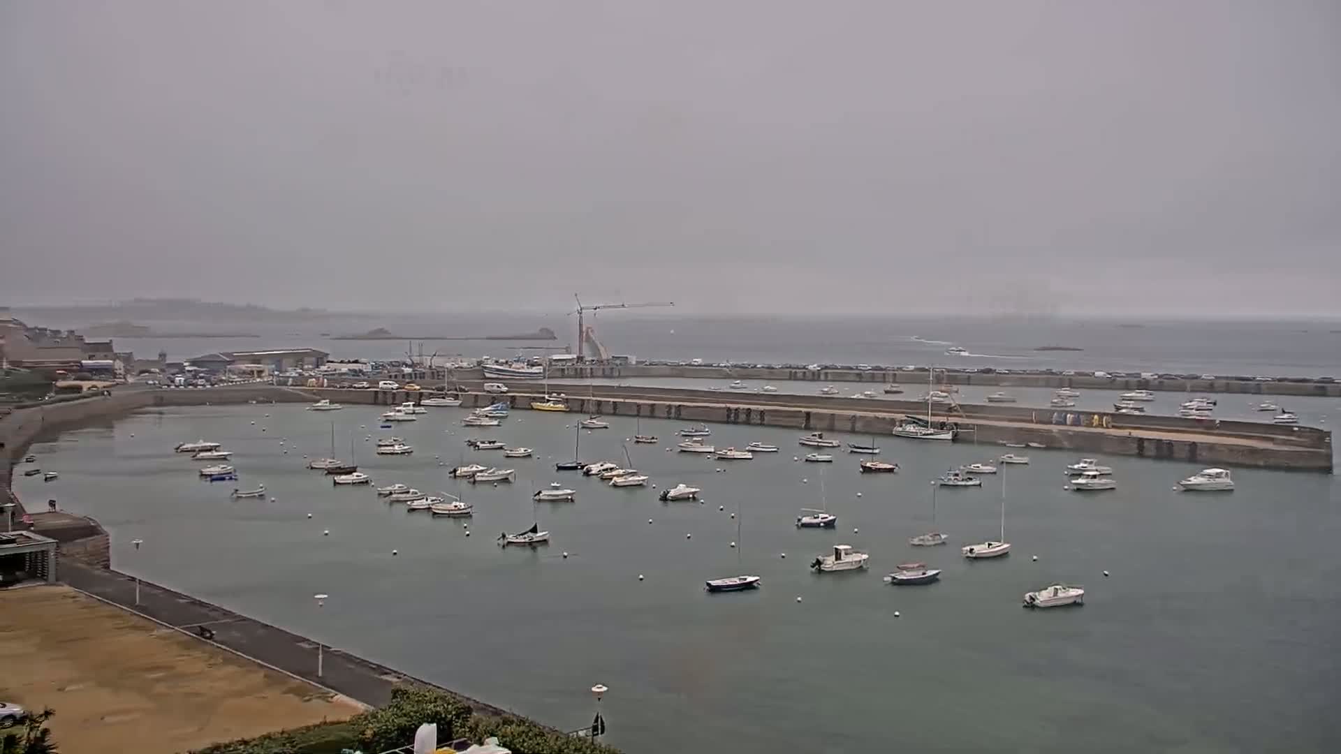Roscoff City Port & Beach Live Cam - Morlaix, Finistère, Bretagne, France