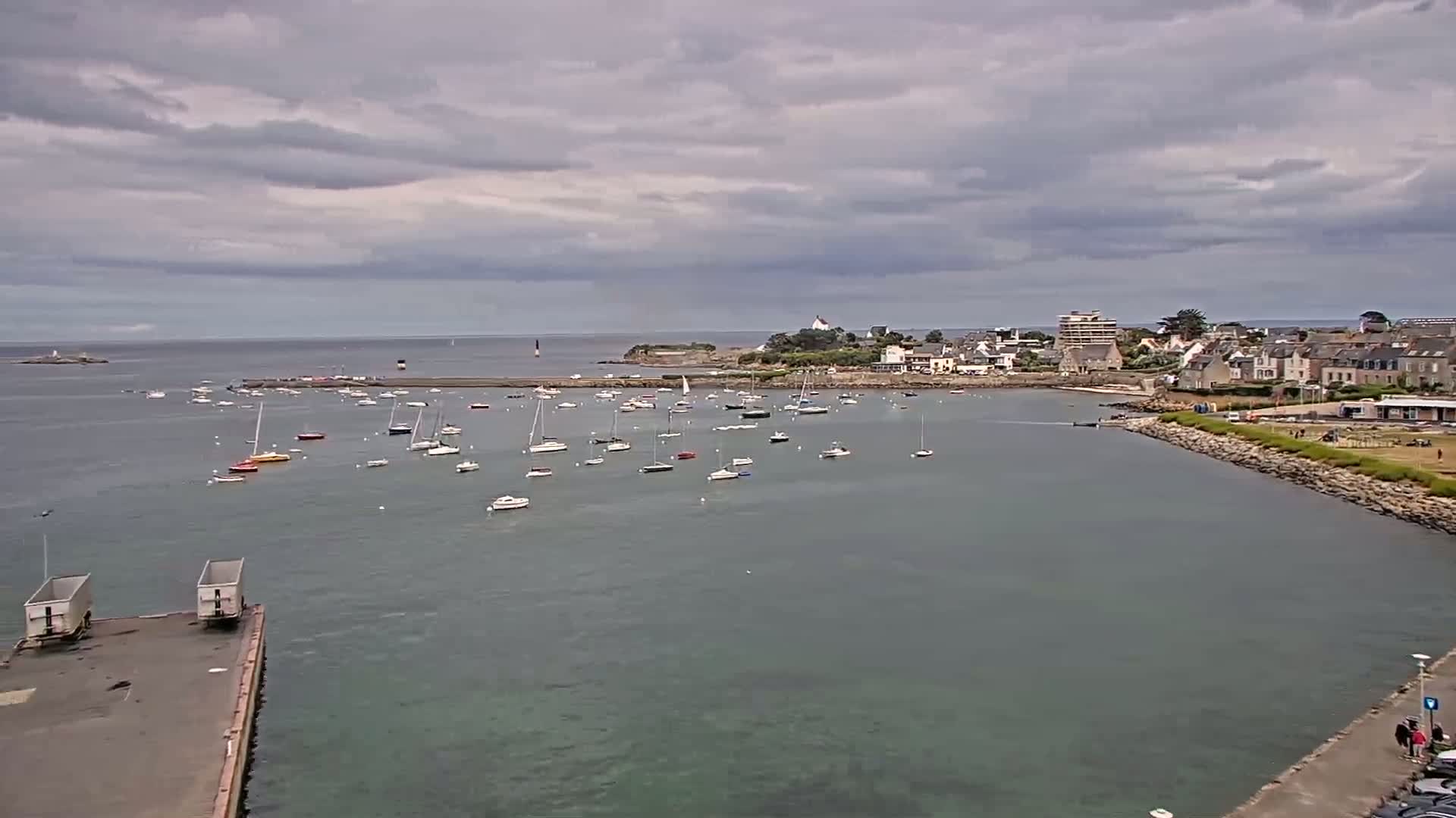 Roscoff City Port & Beach Live Cam - Morlaix, Finistère, Bretagne, France