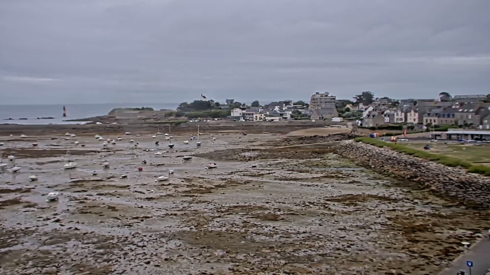 Roscoff City Port & Beach Live Cam - Morlaix, Finistère, Bretagne, France