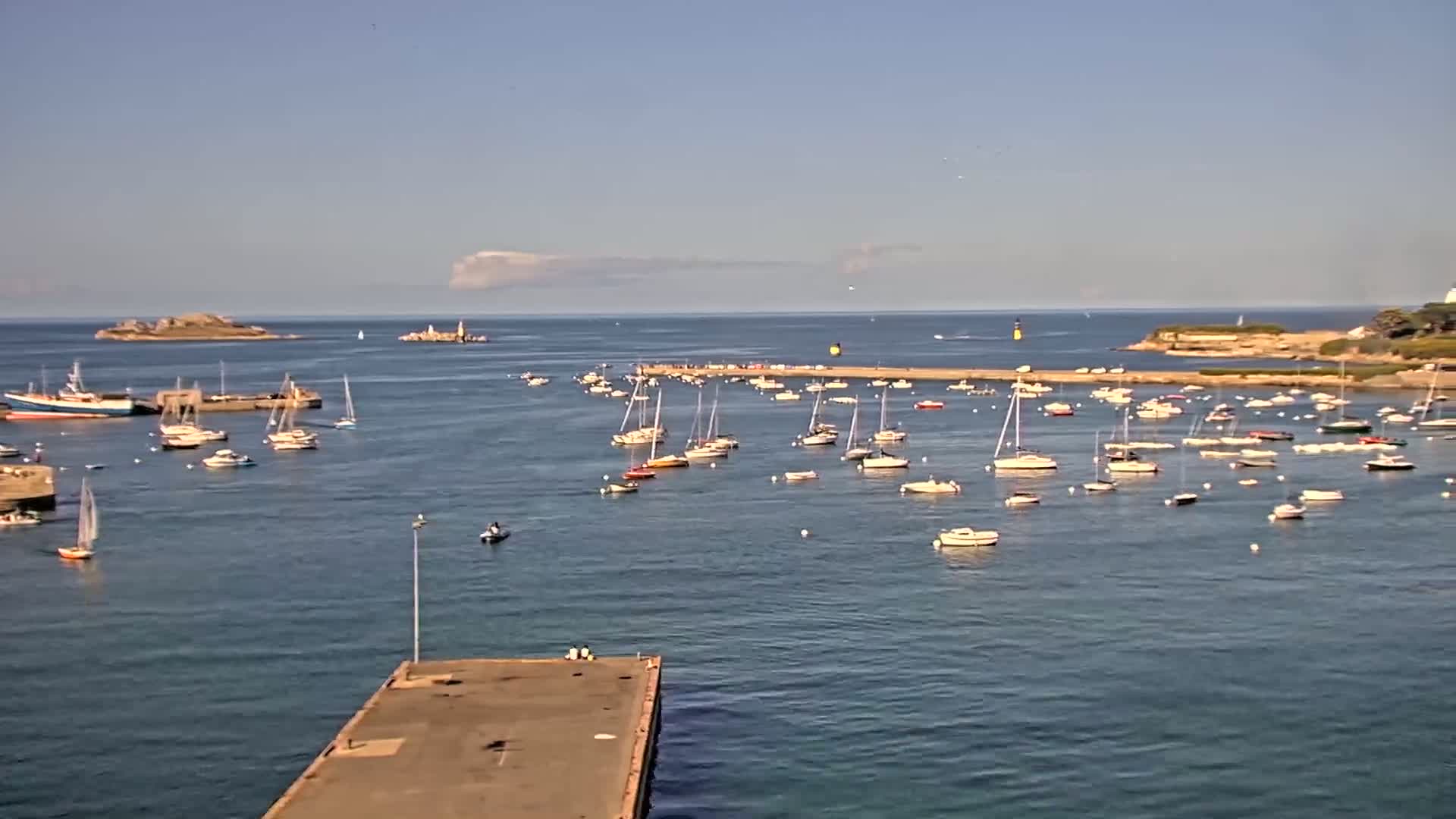 Roscoff City Port & Beach Live Cam - Morlaix, Finistère, Bretagne, France