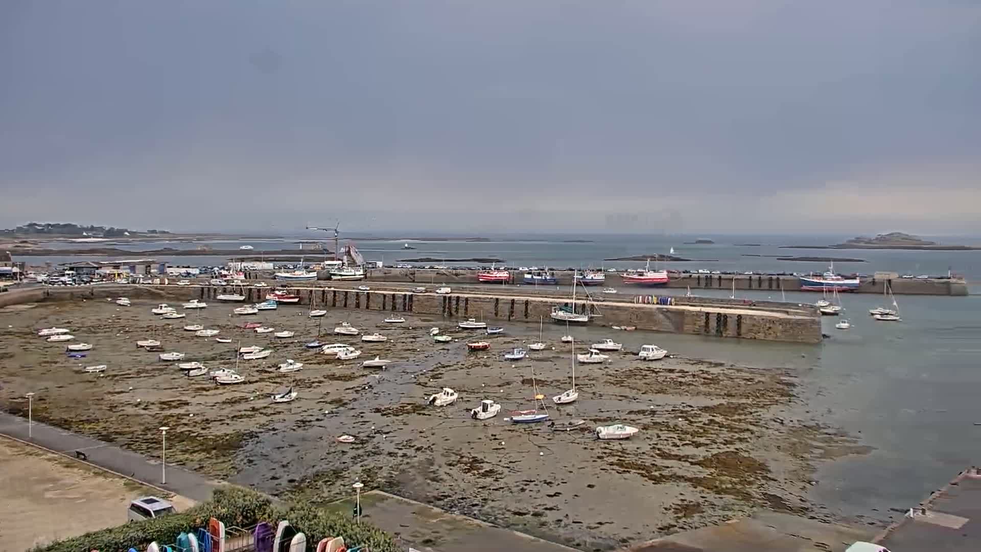 Roscoff City Port & Beach Live Cam - Morlaix, Finistère, Bretagne, France