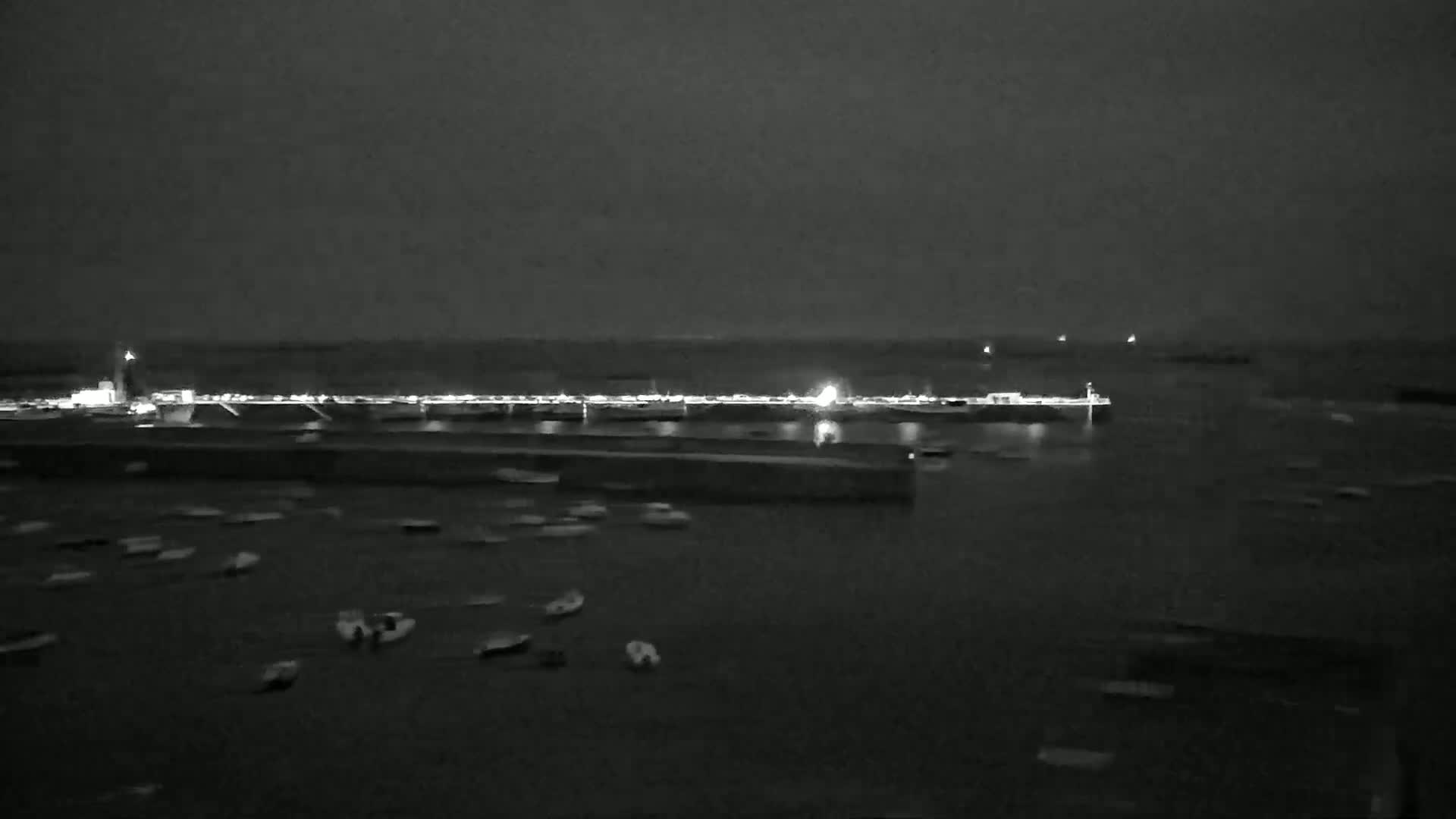 Roscoff City Port & Beach Live Cam - Morlaix, Finistère, Bretagne, France