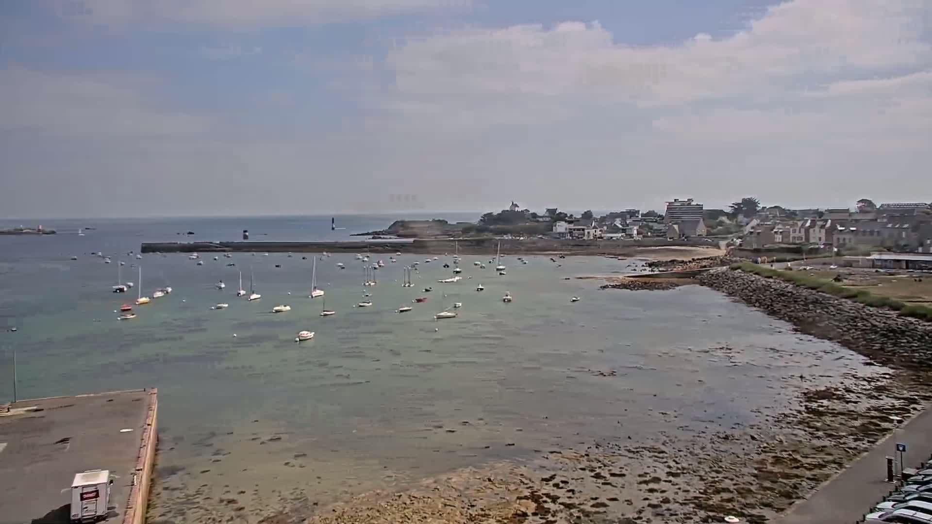 Roscoff City Port & Beach Live Cam - Morlaix, Finistère, Bretagne, France