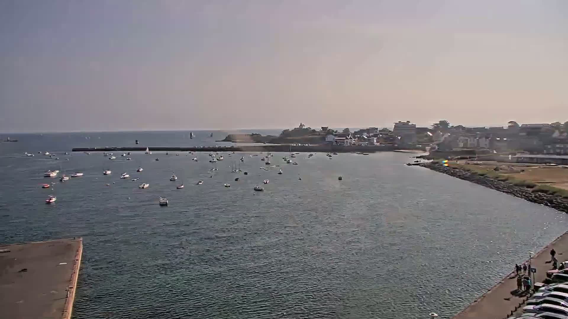 Roscoff City Port & Beach Live Cam - Morlaix, Finistère, Bretagne, France