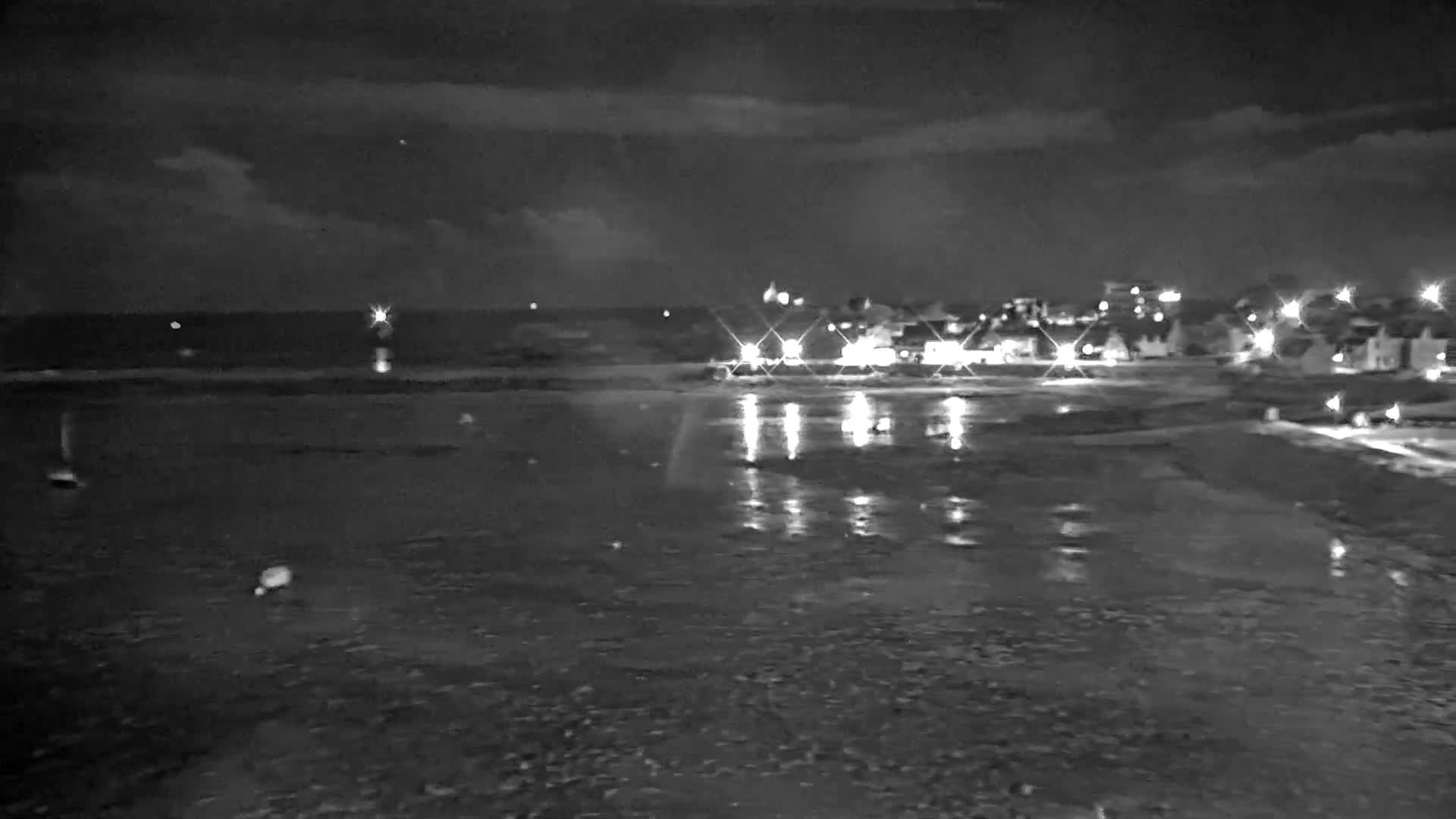 Roscoff City Port & Beach Live Cam - Morlaix, Finistère, Bretagne, France