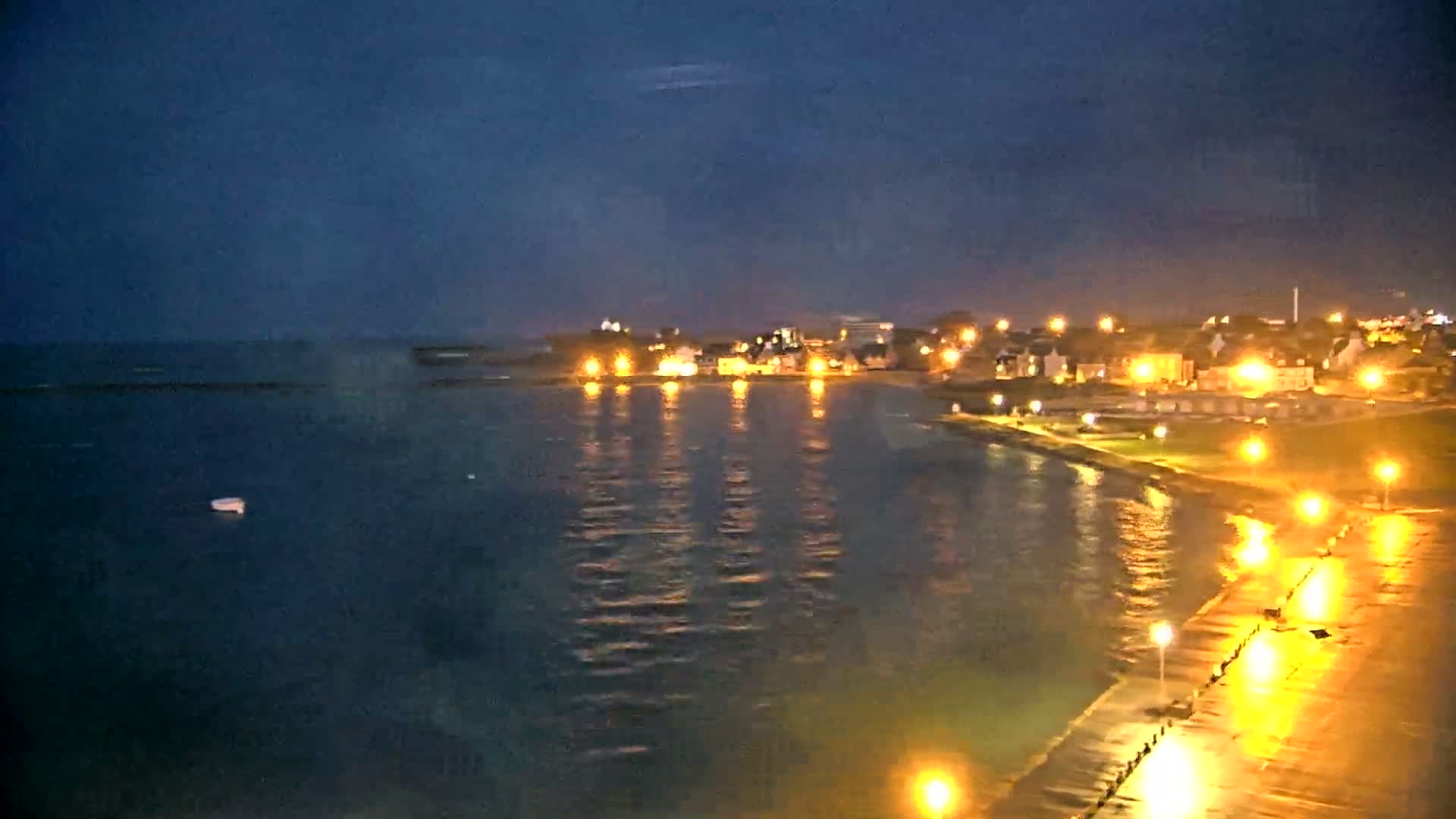 Roscoff City Port & Beach Live Cam - Morlaix, Finistère, Bretagne, France