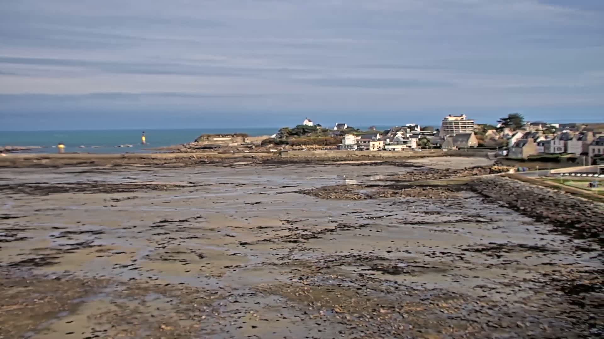 Roscoff City Port & Beach Live Cam - Morlaix, Finistère, Bretagne, France