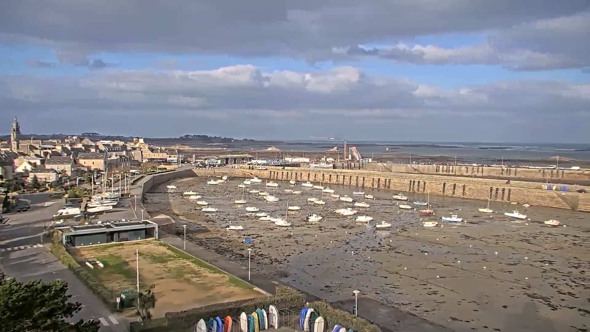 Roscoff City Port & Beach Live Cam - Morlaix, Finistère, Bretagne, France