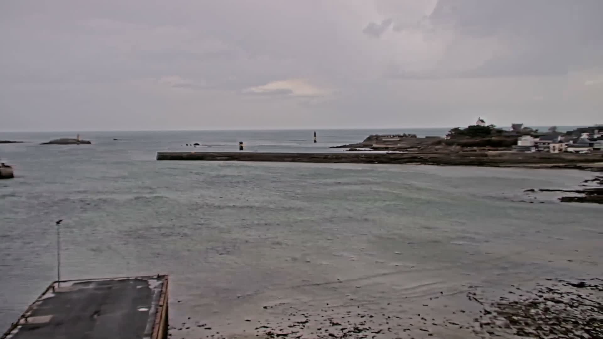 Roscoff City Port & Beach Live Cam - Morlaix, Finistère, Bretagne, France