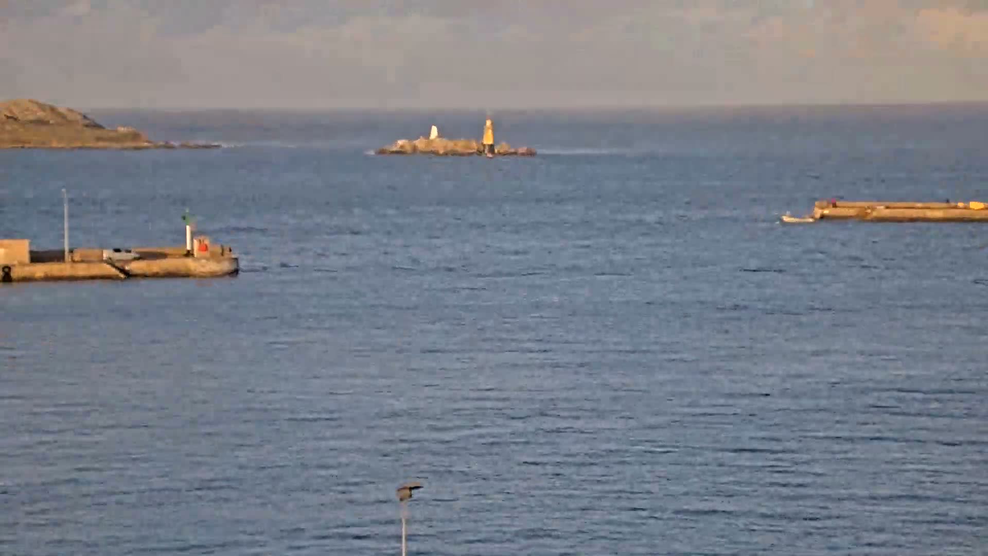 Roscoff City Port & Beach Live Cam - Morlaix, Finistère, Bretagne, France
